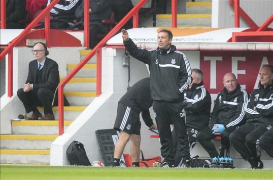 Barry Robson, injured in Aberdeen's opening game of the season against Celtic, could return to action for the Dons at St Mirren on Monday night.