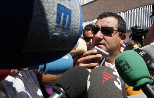 Serie A rivals AC and Inter Milan should join forces to become one club, according to football agent Mino Raiola.