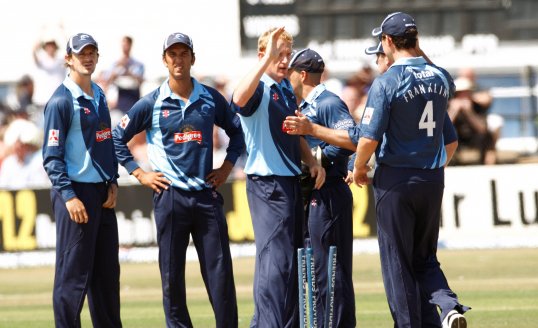 Gloucestershire County Cricket Club have agreed a shirt sponsorship deal extension with scrap metal merchant Manor Scrap.