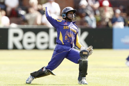 South Africa beat hosts Sri Lanka by comfortable six wickets in the opening match of the Women's World Twenty20 in Galle.