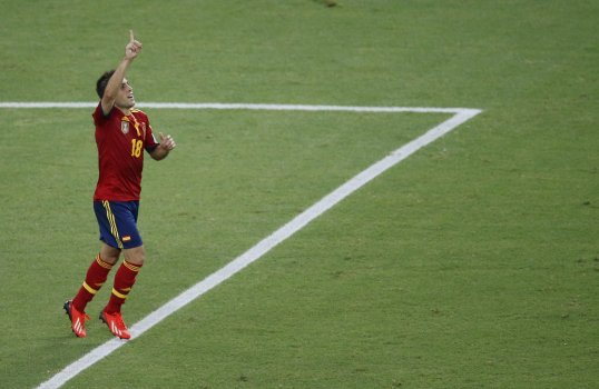 Barcelona left-back Jordi Alba has been ruled out for six weeks after suffering a setback in his recovery from a hamstring injury.