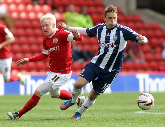 West Bromwich Albion midfielder Scott Allan has rejoined Portsmouth on a month-long loan deal.