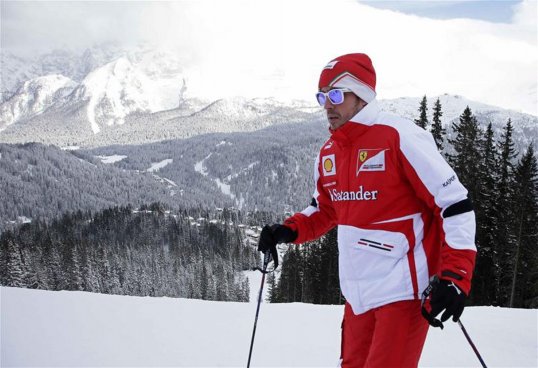 Ferrari's Fernando Alonso has revealed he's a big fan of the social media networking site Twitter.