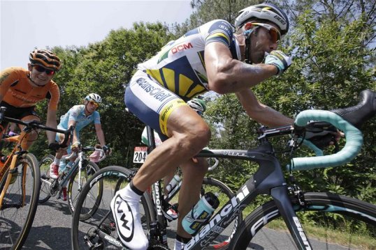 Formula One driver Fernando Alonso’s attempts to buy Spanish pro cycling team Euskaltel Euskadi have fallen through.