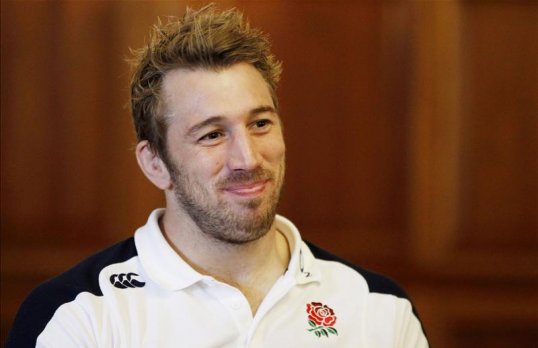 Chris Robshaw said criticism during the autumn rugby union internationals has made him a stronger England captain.