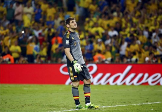 Newly appointed Real Madrid manager Carlo Ancelotti heaped praise on experienced keeper Iker Casillas after his return to the first team.