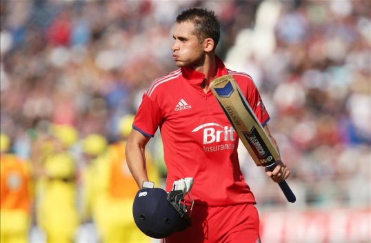 England have beaten Australia by 27-runs in the second Twenty20 international at Durham.