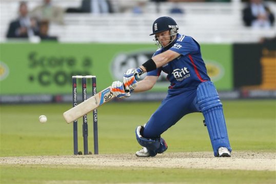 Thanks to a third one-day century from Ian Bell, England beat India in the fifth and final ODI although lost the series 3-2.