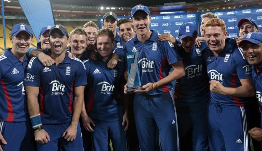England have won the international Twenty20 series against New Zealand 2-1 with a 10-wicket victory in Wellington.