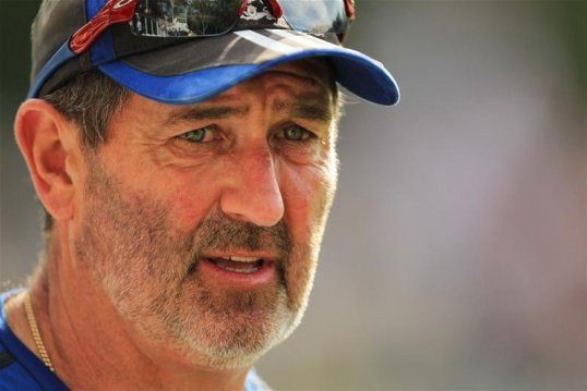 Batting coach Graham Gooch said England would fight to the end as the battle to save the final Test against New Zealand in Auckland.