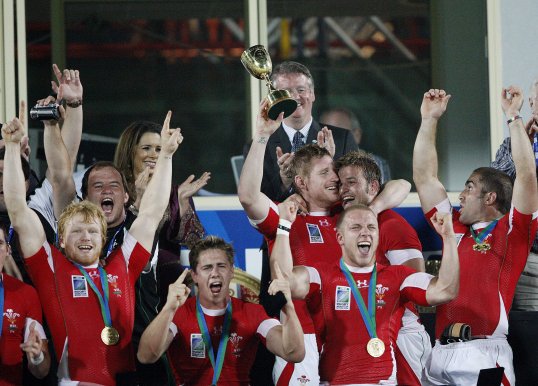 England rugby sevens squad has been seeded in the top tier band for the 2013 World Cup in Moscow.
