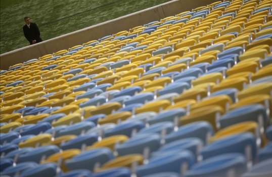 England's proposed international friendly with Brazil has been given the green light by authorities following safety inspections of the Maracana Stadium.