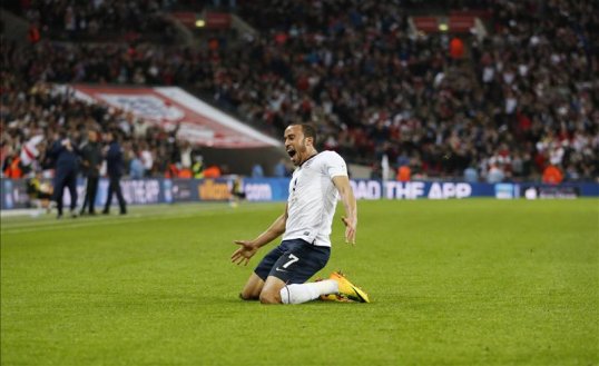 Tottenham Hotspur right-back Kyle Walker has backed his team-mate Andros Townsend to make it into England’s World Cup squad, should they qualify for the tournament in Brazil.