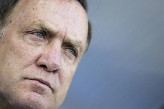 Russian Premier League side Anzhi Makhachkala want Dick Advocaat to replace Guus Hiddink when the former Chelsea boss retires at the end of this season.