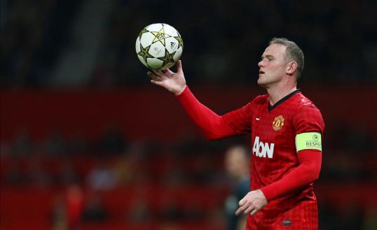 Russian club Anzhi Makhachkala will consider making an audacious bid for Wayne Rooney, according to team director Roberto Carlos.