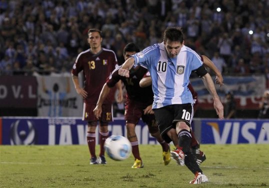 A masterclass from Argentina’s Lionel Messi helped his side beat Venezuela 3-0 in their 2014 World Cup qualifying game.