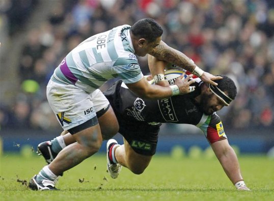 Premiership leaders Harlequins kept an unchanged starting XV from last weekend for the much anticipated all-London clash at Twickenham.