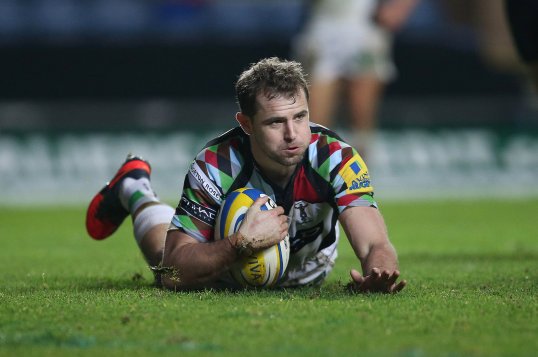 Harlequins made it six wins from Six in the European Cup round robin with a 16-9 win over Biarritz.