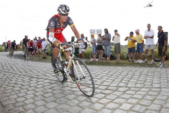 Disgraced cyclist Lance Armstrong has reportedly become the latest personality to turn down Dancing with the Stars.