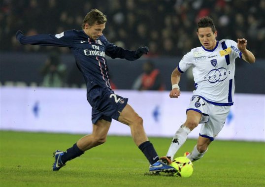 Lille attacking midfielder Florian Thauvin is close to a switch to Ligue 1 side Marseille.