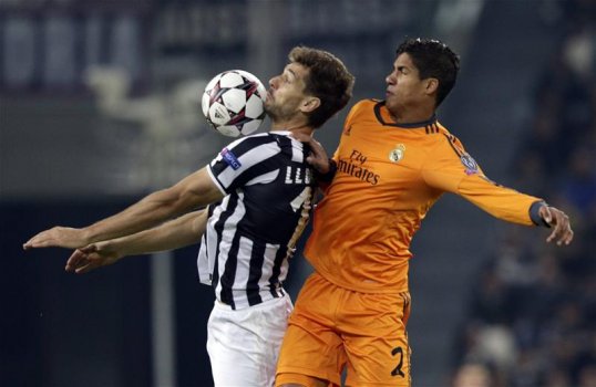 Forward Fernando Llorente is back on the Arsenal radar as the Spaniard struggles for playing time at Juventus.