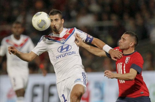 Napoli are set to make a £9 million offer for Lyon midfielder and Arsenal target Maxime Gonalons, according to reports in France.