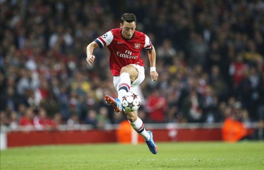 The form of Arsenal midfielder Mesut Ozil has given the club real hope of winning their first title in a decade, according to the German media.