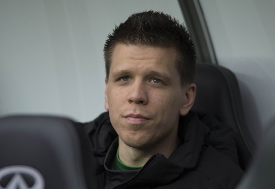 Goalkeeper Wojciech Szczesny has signed a new long-term contract at Arsenal.