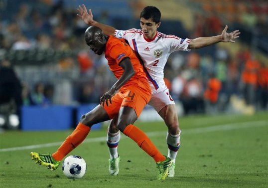 Arsenal manager Arsene Wenger is believed to be keeping tabs on Feyenoord defender Bruno Martins Indi ahead of a possible January move for the Dutch defender.