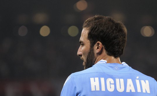 Arsenal boss Arsene Wenger has admitted he tried to sign Gonzalo Higuain from Real Madrid in the summer.