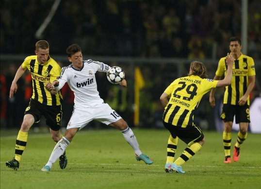 Arsenal have reportedly agreed a fee with Real Madrid for midfielder Mesut Ozil and personal terms with the player.