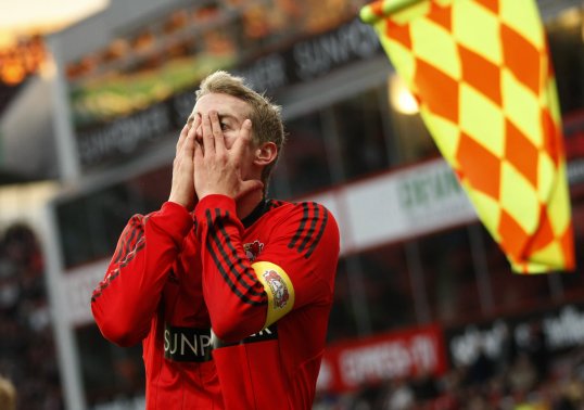 Arsenal have been dealt a major transfer blow as reported target Lars Bender has signed a new deal at Bayer Leverkusen.