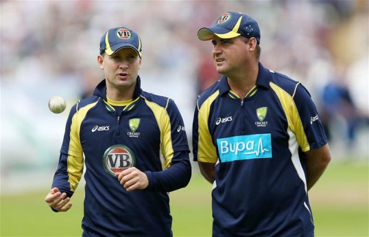 Australia first-team coach Mickey Arthur has been criticised by former professionals for dropping four of his squad for a breach of discipline.