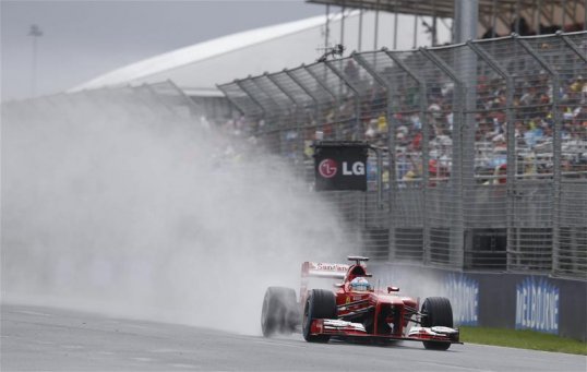 The second and third sessions of qualifying for the Australian Grand Prix have started again after being postponed until 11am local time (midnight GMT).