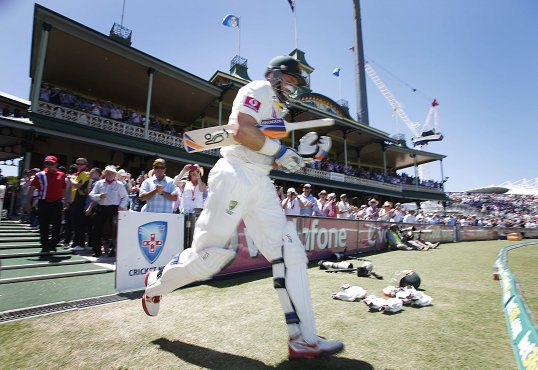 Australia established a useful first-innings 48 first innings lead over Sri Lanka on day two of the third Test in Sydney.