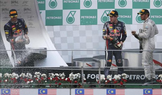Formula 1 driver Lewis Hamilton said h felt like he was in the title race after his second successive podium in China at the weekend put him fourth in the table, 12 points behind leader Sebastian Vettel.