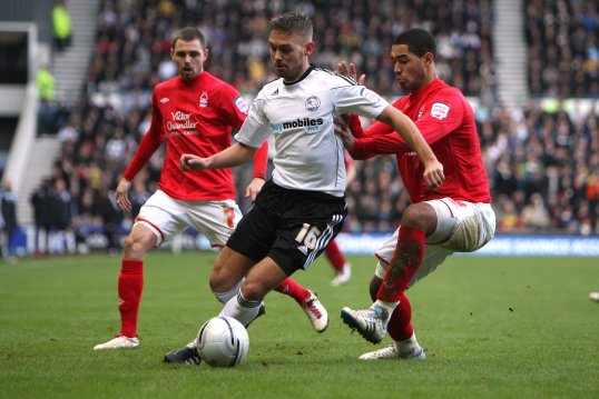Derby County midfielder James Bailey has joined Coventry City on a three month-loan.