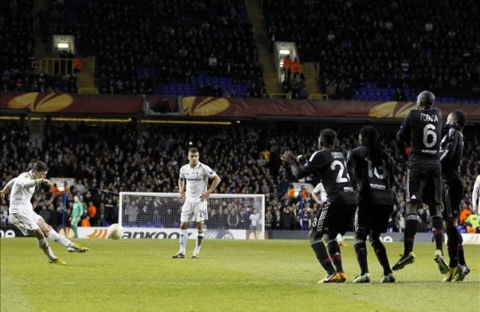Tottenham Hotspur manager André Villas-Boas has praised winger Gareth Bale’s ability with a dead ball after the Welshman scored two free-kicks against Olympique Lyonnais.