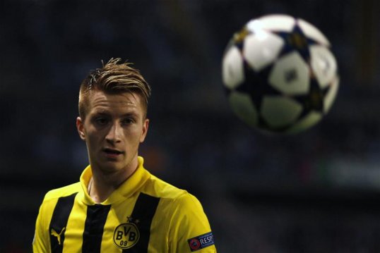 Borussia Dortmund forward Marco Reus believes that Barcelona are the favourites to lift the Champions League trophy this season but thinks that his side have a chance.