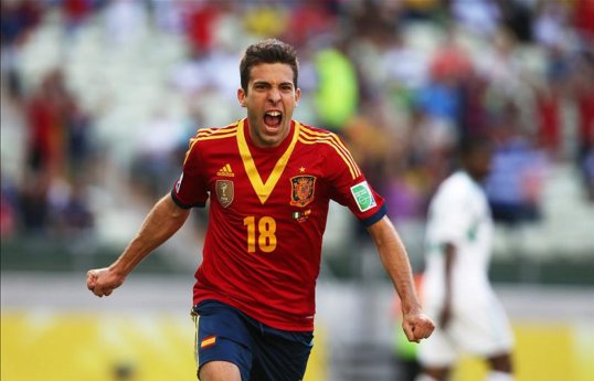 Barcelona defender Jordi Alba has been ruled out of action for three weeks after he tore a hamstring in the side's 3-2 win over Sevilla on Saturday.