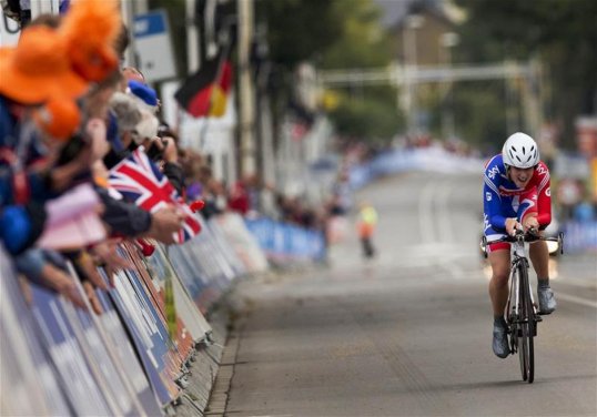 World junior time trial champion Elinor Barker has been included in the squad for Welsh Cycling trade outfit Team USN for the UCI Track Cycling World Cup in Mexico later this month.
