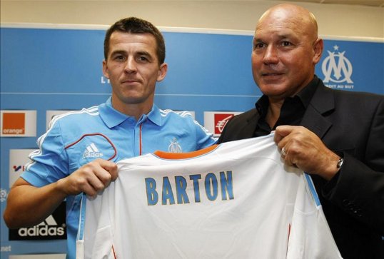 On loan Marseille midfielder Joey Barton has issued a public apology to Dietmar Hamann after the pair were engaged in a Twitter row.
