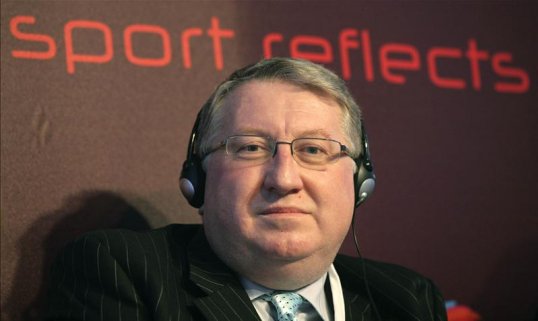England and Wales Cricket Board chief executive David Collier has revealed negotiations are underway to make the Indian Premier League more compatible with the English domestic season.