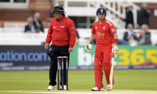 England batsman Ian Bell has been dismissed for 18 in the first one-day international against New Zealand at Lord’s.