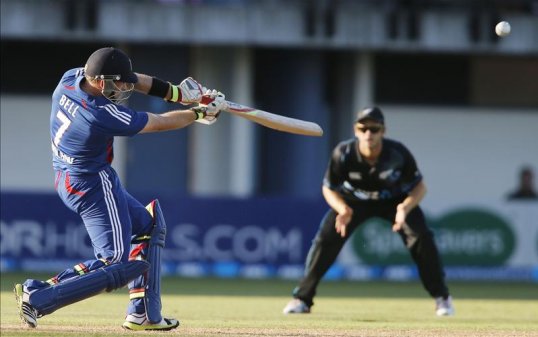 Ian Bell smashed an unbeaten 127 not-out as England closed the first days play in a warm-up match against a New Zealand XI on 357-7 in Queenstown.