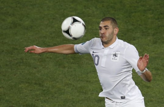 Real Madrid striker Karim Benzema is confident that can regain his place in Los Blancos starting 11 after he was benched against Celta Vigo last weekend.