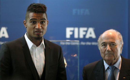 Outgoing English Football Association chairman David Bernstein will join Fifa's new anti-racism task force.