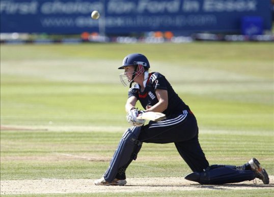 England and Middlesex batsman Beth Morgan has announced her retirement from international cricket.