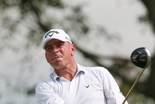 A steady Thomas Bjorn performance saw him take a one-shot lead in the early stages of the third round of the Singapore Open.