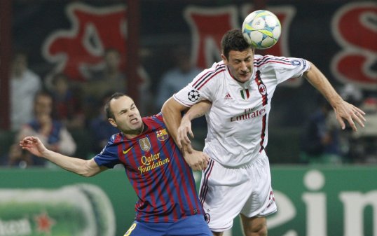 Daniele Bonera wants to sign a new deal at AC Milan.
